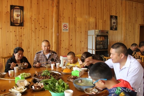 1538032322727308Z8ce.jpg 18.jpg