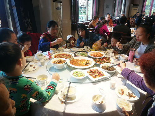 1540884069675618W507.png 饭桌.png