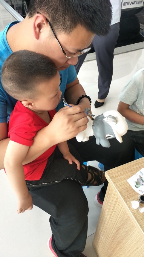 1560738574169756zcAK.jpg 父母是孩子最好的老师.jpg