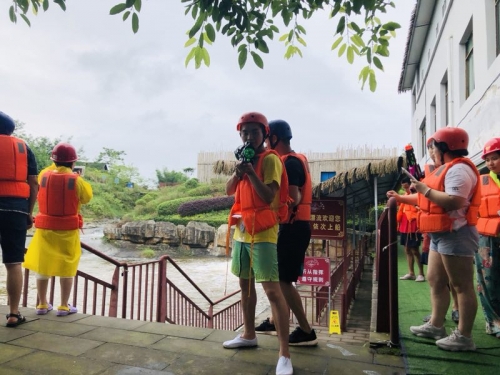 1562306315918769Me2J.jpg 4bf4d8c772b56157683a430aaa21cc7.jpg